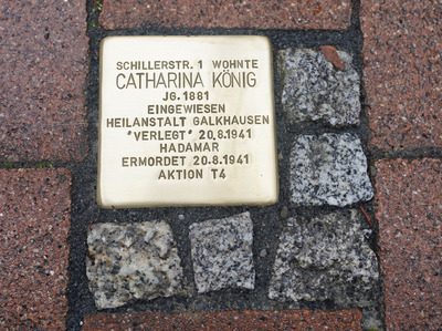 Stolperstein an der Schillerstraße 1