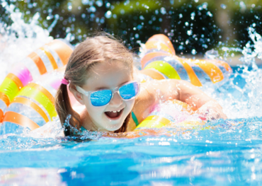 Ein besonderer Spaß: Schwimmen im Sommer Ein besonderer Spaß: Schwimmen im Sommer