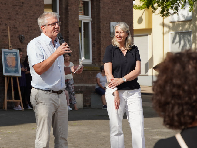 Bürgermeister Christoph Becker und Ehrenamtskoordinatorin Sabine Hübel