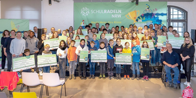 Gewinnerinnen und Gewinner beim Schulradeln NRW 2023 geehrt